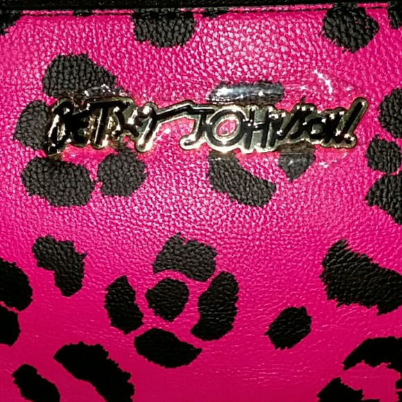 NWT Betsey Johnson Cheetah Charging Wristlet Zippe - Picture 3 of 8